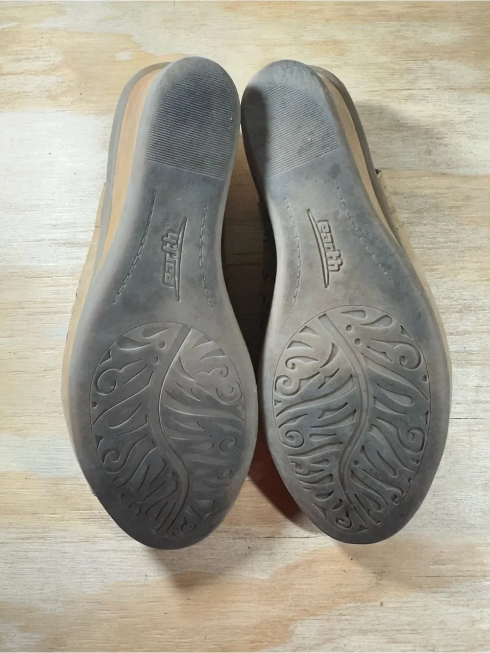 Earth Tan Wedge Sandals Women’s Size 9.5 Wide